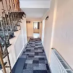 Kleine Vulkanhaus Casa de Férias Daun