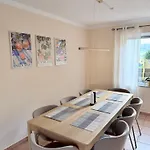 Kleine Vulkanhaus Casa de Férias Daun