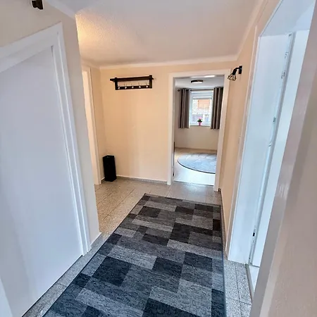 Kleine Vulkanhaus بيت للعطل *