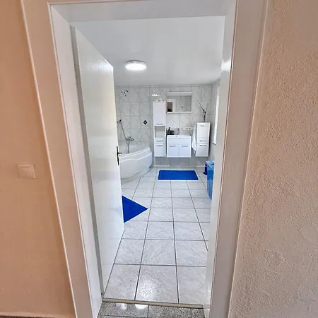 Kleine Vulkanhaus * داون