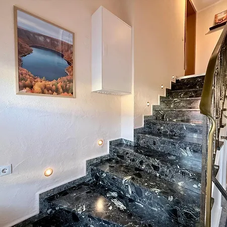 Kleine Vulkanhaus *