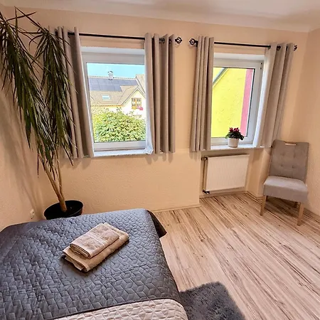 Kleine Vulkanhaus بيت للعطل داون